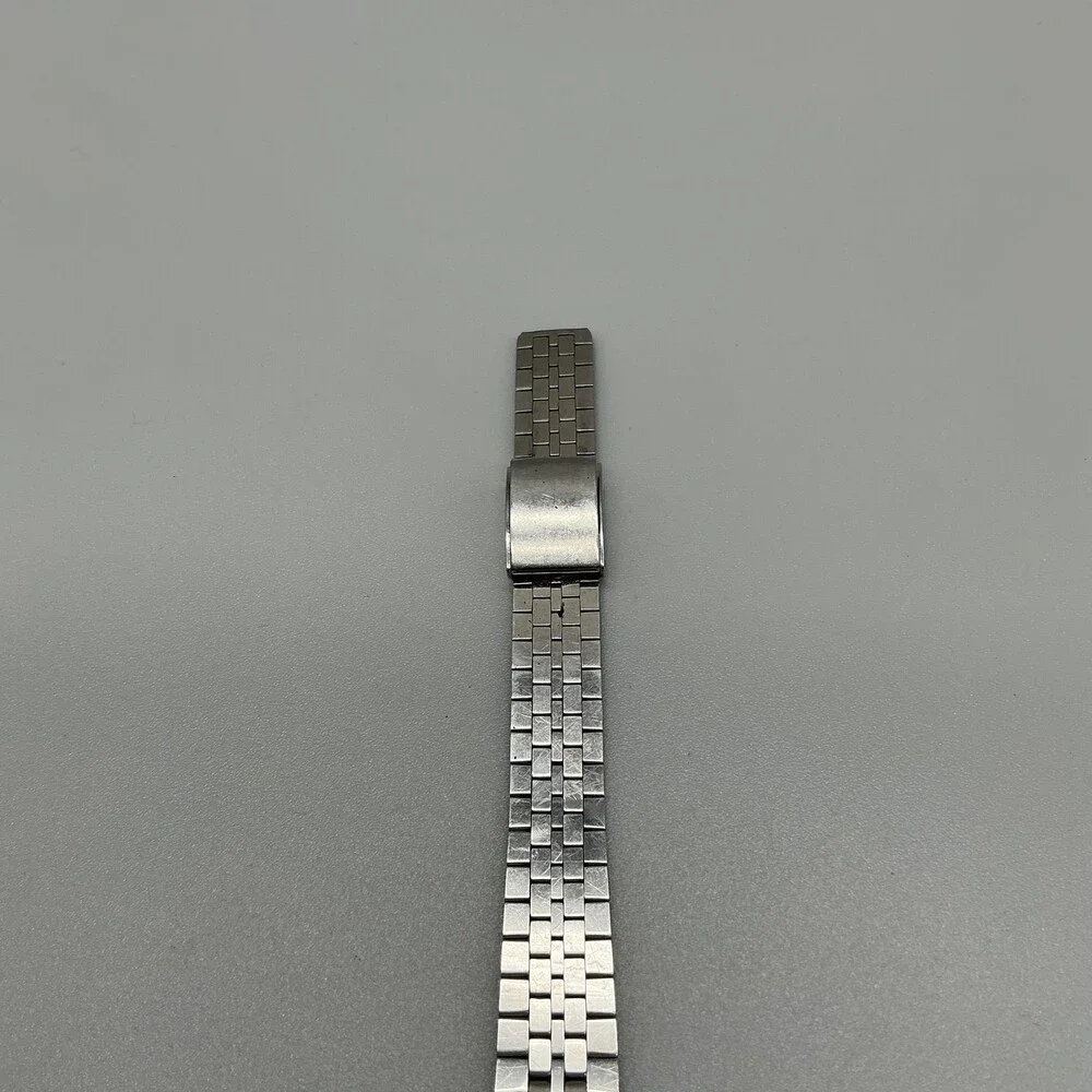 Vintage Timex Womens Watch 23mm Cream Dial Date Silver Tone Wind Bracelet